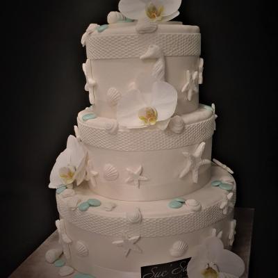 Wedding cake coquillages et bord de plage